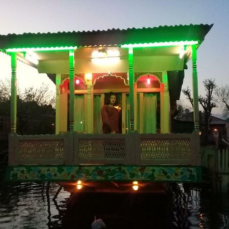 Houseboat Holiday Home Srinagar  Exterior photo